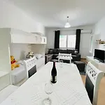 Jico Travel - Bani Apartamento *